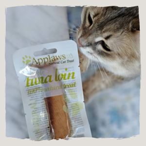 Applaws cat treat