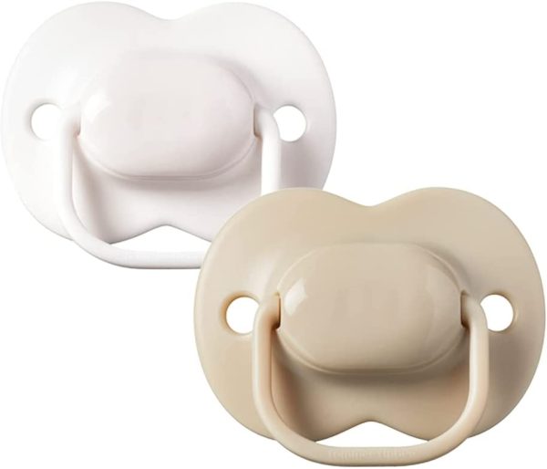 Tommee Tippee Natural Latex Cherry Soothers, Symmetrical Design, BPA-Free, 0-6m, White and Beige, Pack of 2 Dummies - Image 4