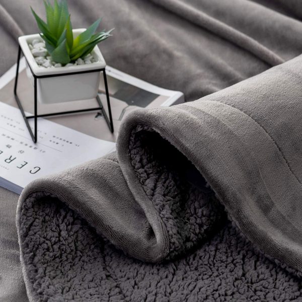 Sherpa Fleece Throw Blanket, Double-Sided Super Soft Reversible Bed and Couch Blanket, Warm and Lightweight Home Decoration Blanket, Grey for Single Size 130 x 150cm - Image 3